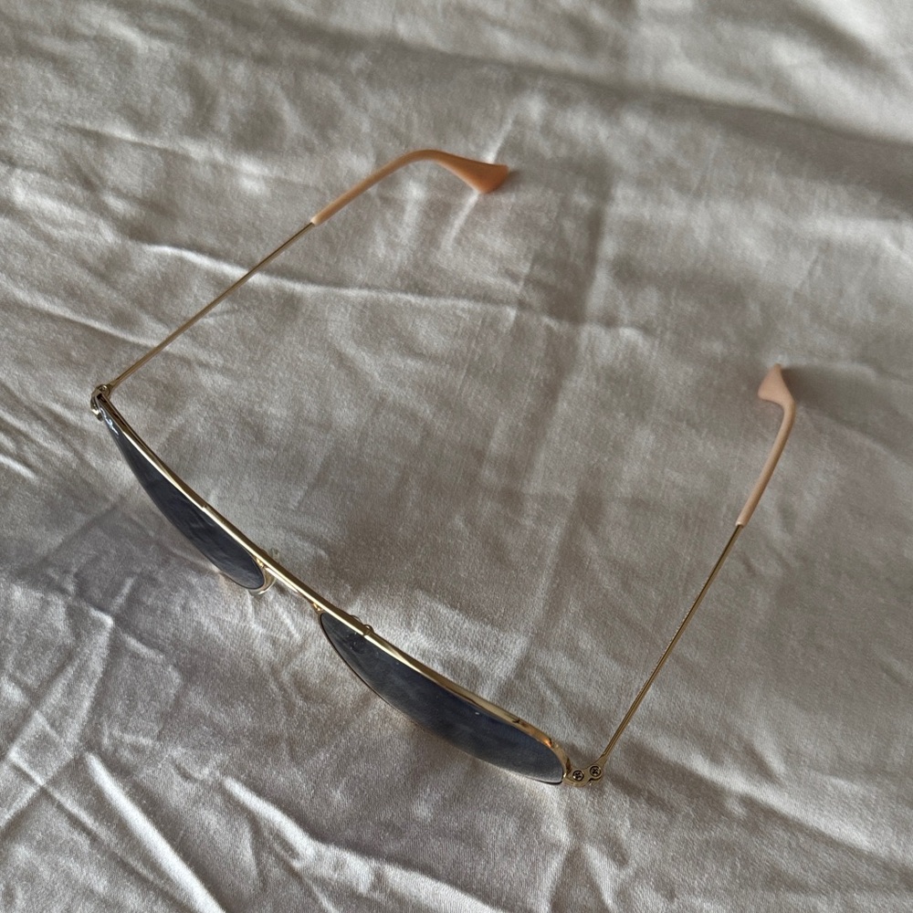 Ray-Ban Gold Aviator Sunglasses with Blue Lenses - Picture 2 of 4